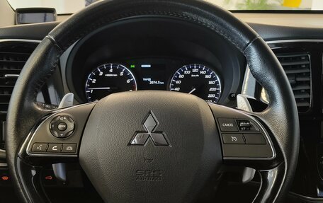 Mitsubishi Outlander III рестайлинг 3, 2016 год, 1 825 000 рублей, 15 фотография