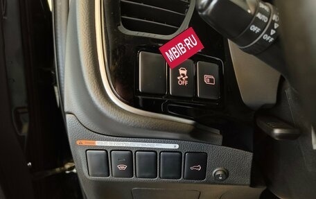 Mitsubishi Outlander III рестайлинг 3, 2016 год, 1 825 000 рублей, 5 фотография