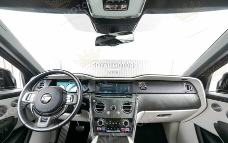 Rolls-Royce Cullinan, 2018 год, 29 300 000 рублей, 7 фотография
