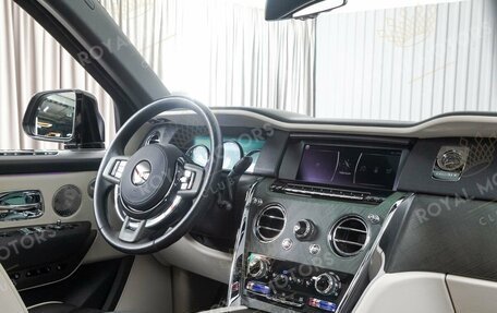 Rolls-Royce Cullinan, 2018 год, 29 300 000 рублей, 8 фотография