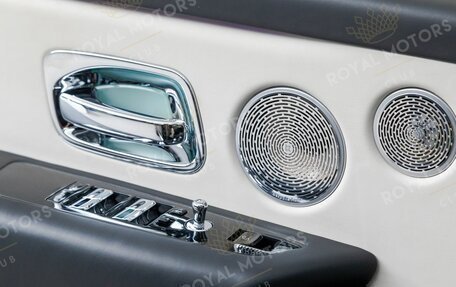 Rolls-Royce Cullinan, 2018 год, 29 300 000 рублей, 13 фотография