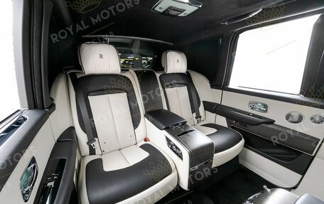 Rolls-Royce Cullinan, 2018 год, 29 300 000 рублей, 14 фотография
