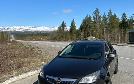 Opel Astra J, 2011 год, 690 000 рублей, 2 фотография