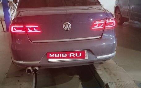 Volkswagen Passat B7, 2011 год, 950 000 рублей, 4 фотография