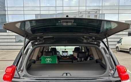 Toyota Land Cruiser Prado 150 рестайлинг 2, 2012 год, 3 999 000 рублей, 11 фотография