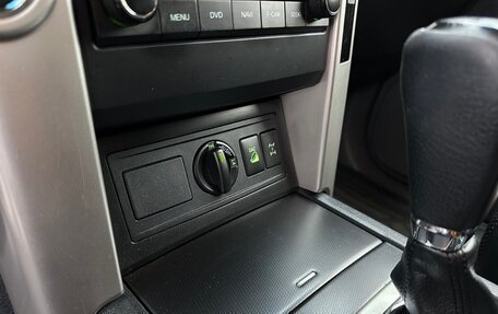 Toyota Land Cruiser Prado 150 рестайлинг 2, 2012 год, 3 999 000 рублей, 22 фотография
