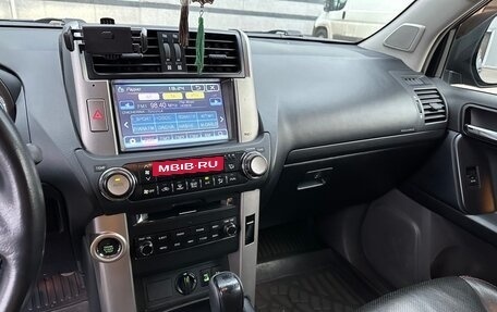 Toyota Land Cruiser Prado 150 рестайлинг 2, 2012 год, 3 999 000 рублей, 26 фотография
