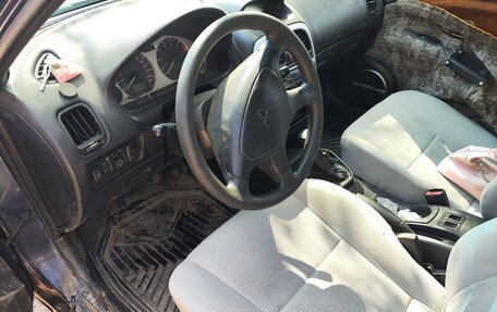 Mitsubishi Carisma I, 2001 год, 75 000 рублей, 5 фотография