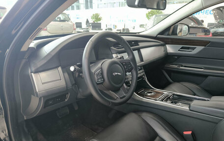 Jaguar XF II, 2018 год, 2 277 500 рублей, 16 фотография