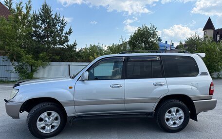 Toyota Land Cruiser 100 рестайлинг 2, 2006 год, 2 600 000 рублей, 3 фотография