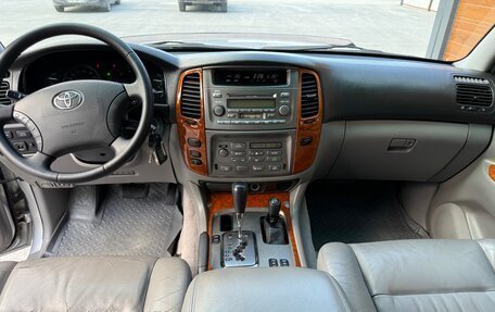 Toyota Land Cruiser 100 рестайлинг 2, 2006 год, 2 600 000 рублей, 9 фотография