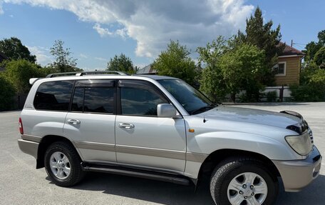 Toyota Land Cruiser 100 рестайлинг 2, 2006 год, 2 600 000 рублей, 2 фотография