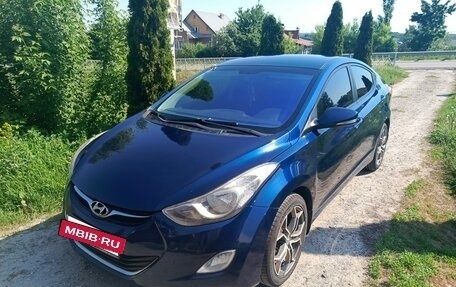 Hyundai Elantra V, 2012 год, 950 000 рублей, 2 фотография