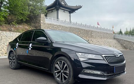 Skoda Superb III рестайлинг, 2023 год, 2 000 000 рублей, 3 фотография