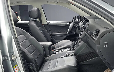 Volkswagen Tiguan II, 2020 год, 2 175 000 рублей, 8 фотография
