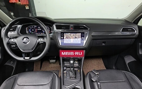 Volkswagen Tiguan II, 2020 год, 2 175 000 рублей, 5 фотография