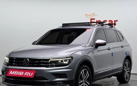 Volkswagen Tiguan II, 2020 год, 2 175 000 рублей, 2 фотография