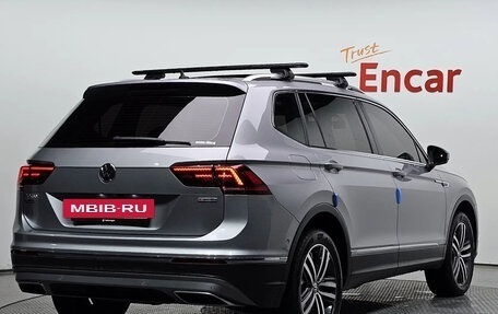 Volkswagen Tiguan II, 2020 год, 2 175 000 рублей, 4 фотография