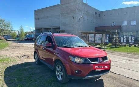 Mitsubishi Outlander III рестайлинг 3, 2008 год, 560 000 рублей, 2 фотография