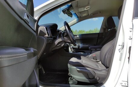 KIA Sportage IV рестайлинг, 2020 год, 2 400 000 рублей, 2 фотография