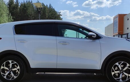 KIA Sportage IV рестайлинг, 2020 год, 2 400 000 рублей, 5 фотография