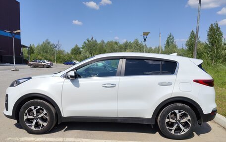 KIA Sportage IV рестайлинг, 2020 год, 2 400 000 рублей, 3 фотография