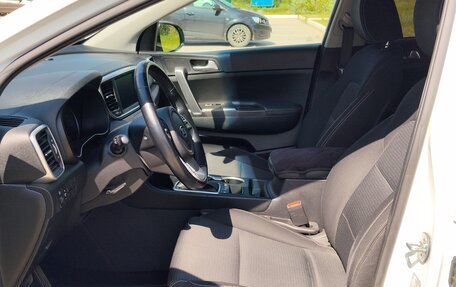 KIA Sportage IV рестайлинг, 2020 год, 2 400 000 рублей, 8 фотография