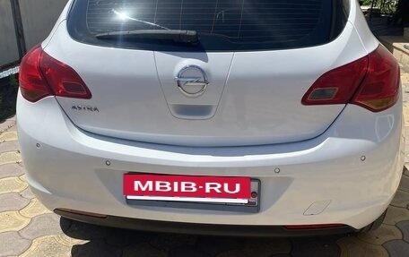 Opel Astra J, 2011 год, 600 000 рублей, 4 фотография