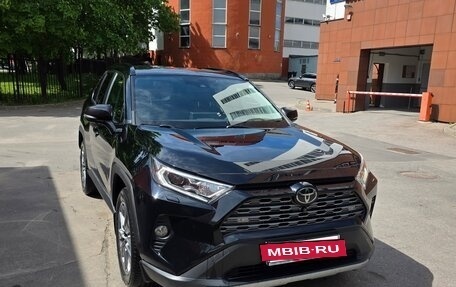 Toyota RAV4, 2019 год, 3 300 000 рублей, 3 фотография