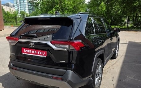 Toyota RAV4, 2019 год, 3 300 000 рублей, 5 фотография