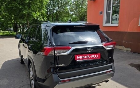 Toyota RAV4, 2019 год, 3 300 000 рублей, 6 фотография