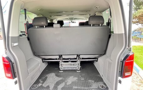 Volkswagen Caravelle T6 рестайлинг, 2021 год, 3 900 000 рублей, 8 фотография