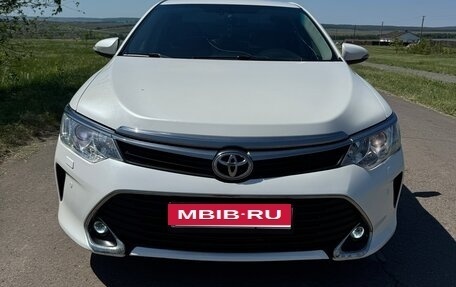 Toyota Camry, 2016 год, 2 000 000 рублей, 2 фотография