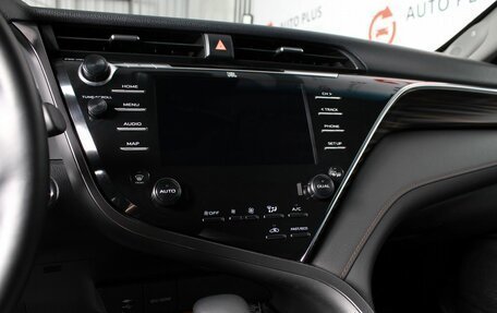 Toyota Camry, 2019 год, 2 670 000 рублей, 10 фотография