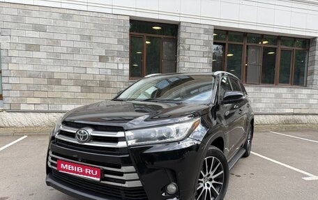 Toyota Highlander III, 2017 год, 3 090 000 рублей, 1 фотография