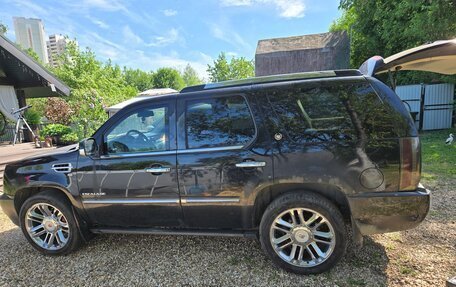Cadillac Escalade III, 2010 год, 1 300 000 рублей, 2 фотография