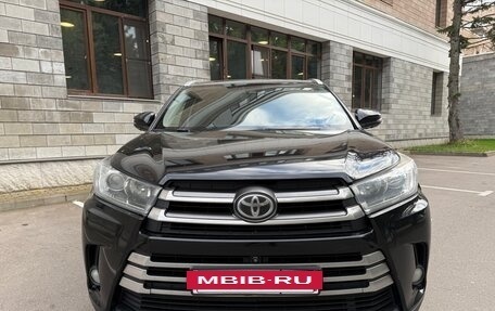 Toyota Highlander III, 2017 год, 3 090 000 рублей, 4 фотография
