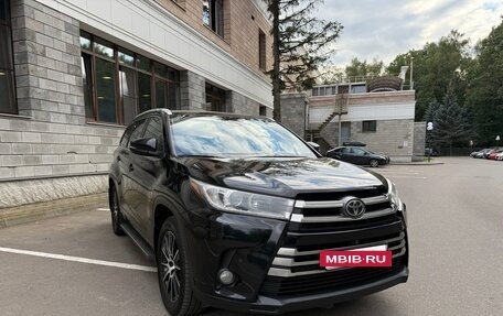 Toyota Highlander III, 2017 год, 3 090 000 рублей, 3 фотография
