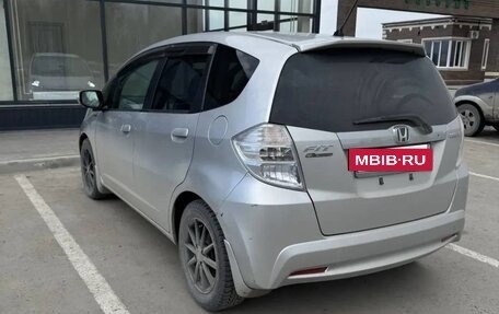 Honda Fit III, 2011 год, 625 000 рублей, 6 фотография