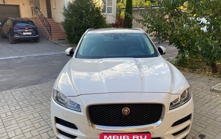 Jaguar F-Pace, 2016 год, 2 300 000 рублей, 2 фотография