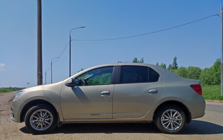 Renault Logan II, 2018 год, 1 000 000 рублей, 4 фотография