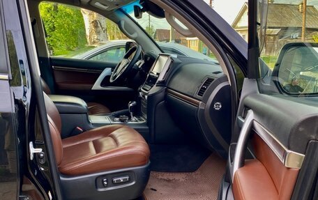 Toyota Land Cruiser 200, 2016 год, 5 300 000 рублей, 9 фотография