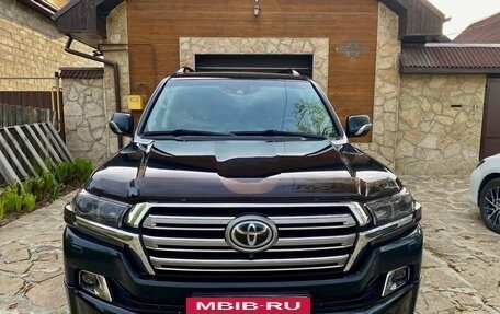 Toyota Land Cruiser 200, 2016 год, 5 300 000 рублей, 2 фотография