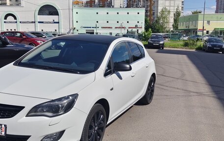 Opel Astra J, 2011 год, 950 000 рублей, 2 фотография