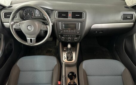 Volkswagen Jetta VI, 2013 год, 670 000 рублей, 11 фотография