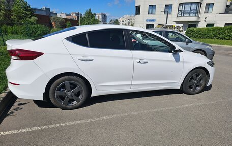 Hyundai Elantra VI рестайлинг, 2016 год, 1 500 000 рублей, 3 фотография