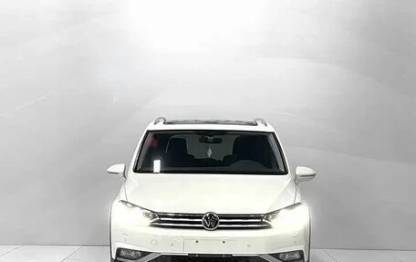 Volkswagen Touran III, 2023 год, 2 065 000 рублей, 2 фотография