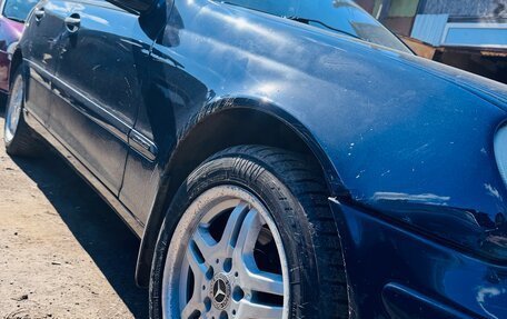 Mercedes-Benz C-Класс, 2004 год, 500 000 рублей, 17 фотография