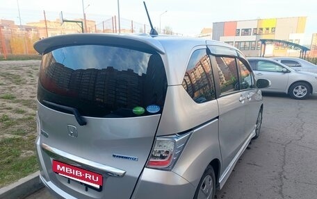 Honda Freed I, 2014 год, 1 200 000 рублей, 4 фотография