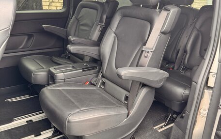 Mercedes-Benz V-Класс, 2019 год, 5 800 000 рублей, 5 фотография